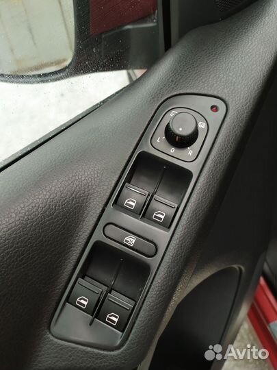 Volkswagen Tiguan 2.0 AT, 2013, 145 000 км