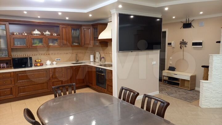 4-к. квартира, 132 м², 8/14 эт.