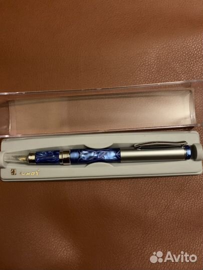 Ручкаи parker с золоты с серебрянным перьями