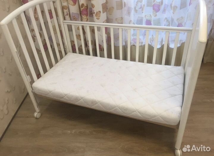 Детская кроватка