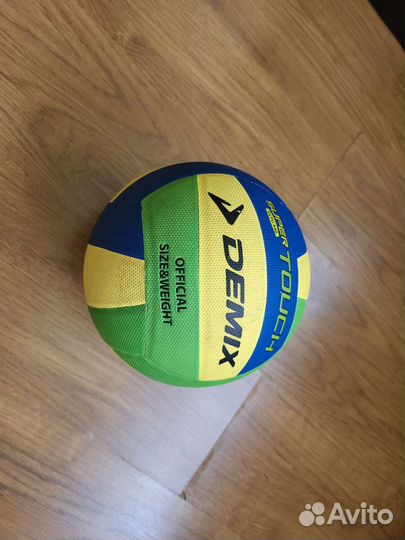Волейбольный мяч