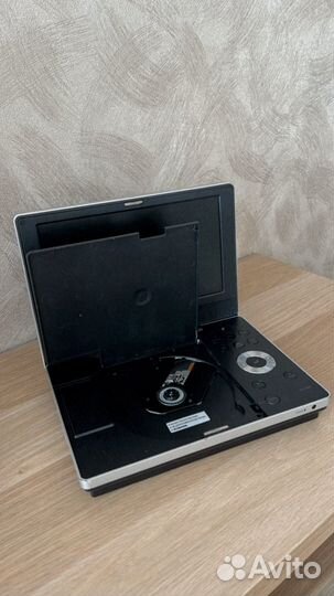Портативный dvd плеер Toshiba SD-P1900SR