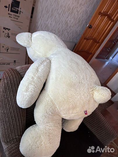 Плюшевый медведь огромный