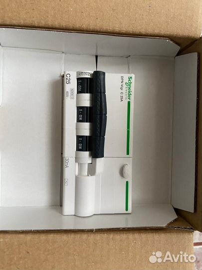 Автоматический выключатель Schneider Electric