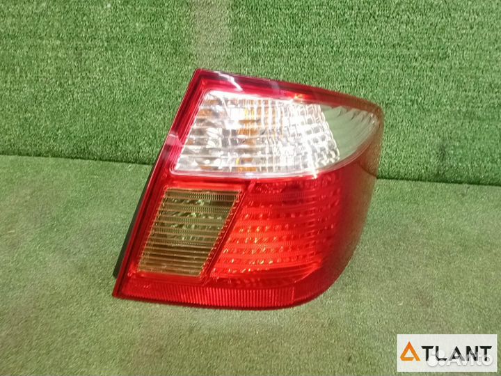 Фонарь задний правый toyota premio