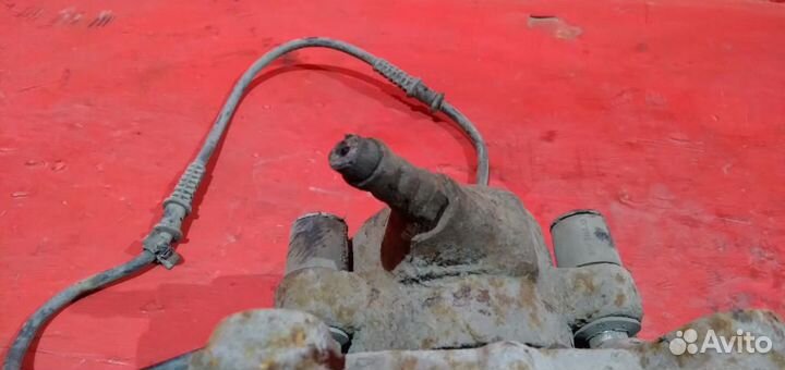 Мерседес Е-класс суппорт передний левый W 210