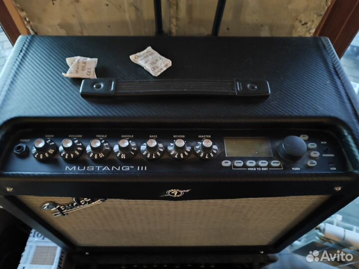 Гитарный комбоусилитель Fender Mustang 111