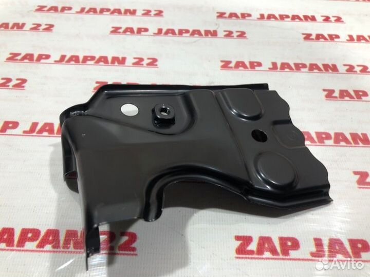 Крепление крыла переднее левое Toyota Land Cruiser