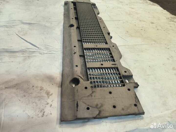 Защита днища правая Renault Megane 3