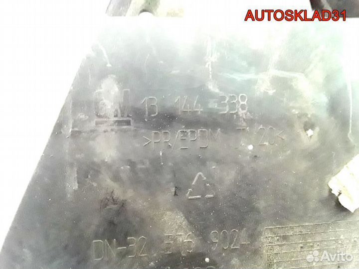 Кронштейн переднего бампера Opel Zafira B 13144338