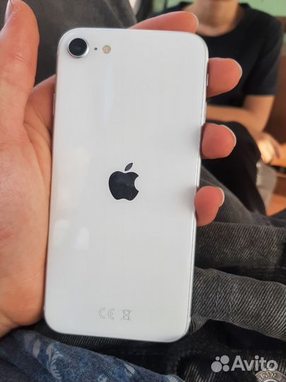 iPhone SE (2020), 64 ГБ