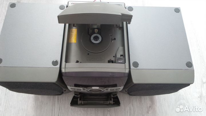 Музыкальный центр LG