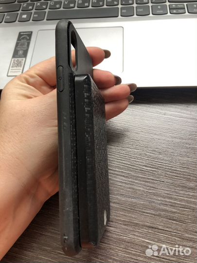 Чехол с зарядкой для iPhone 11