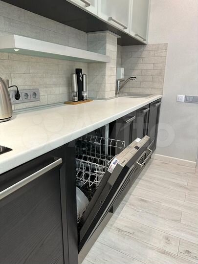 2-к. квартира, 64 м², 8/12 эт.