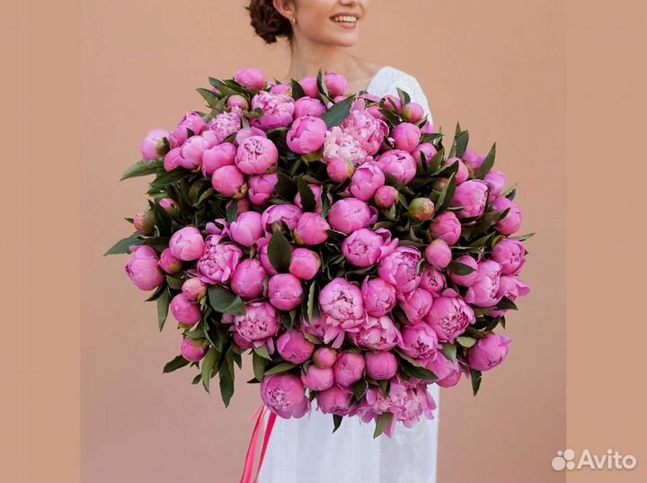 Букет из 81 пиона