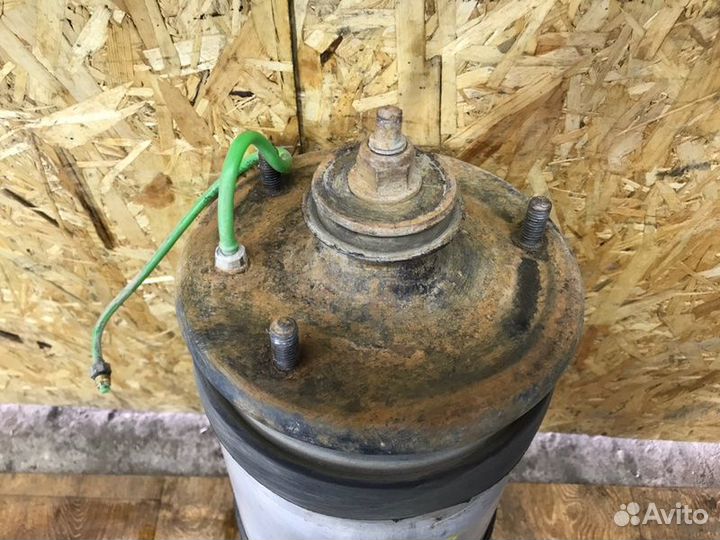 Пневмоамортизатор подвески задний левый Land Rover