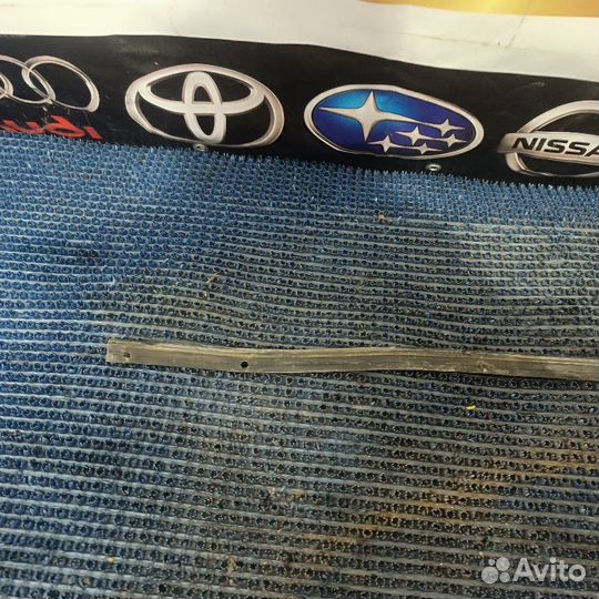 Уплотнительная резинка капота Suzuki Cultus G16A