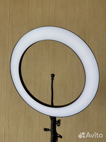 Кольцевая лампа со штативом