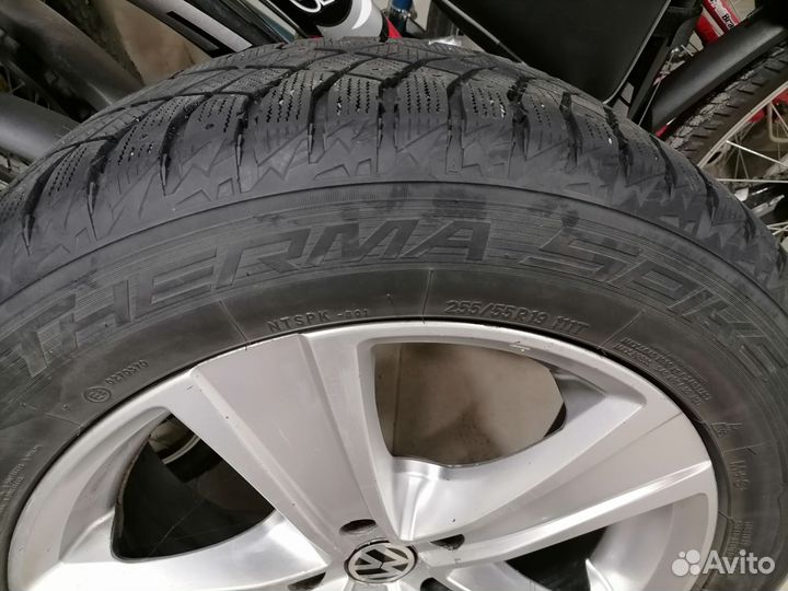 Nitto Therma Spike 255/55 R19 111T