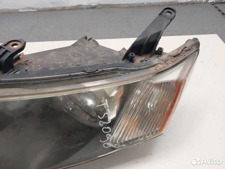 Фара (передняя) Mitsubishi Outlander XL, 2008