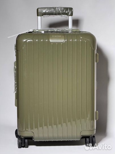 Чемодан rimowa