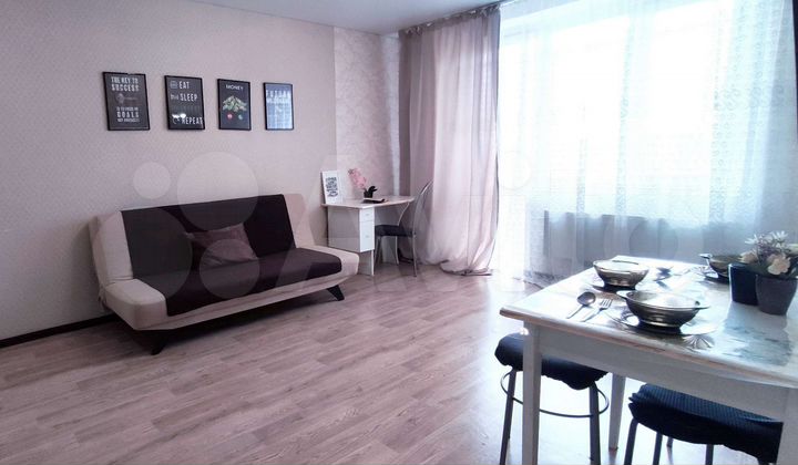 2-к. квартира, 52 м², 8/14 эт.