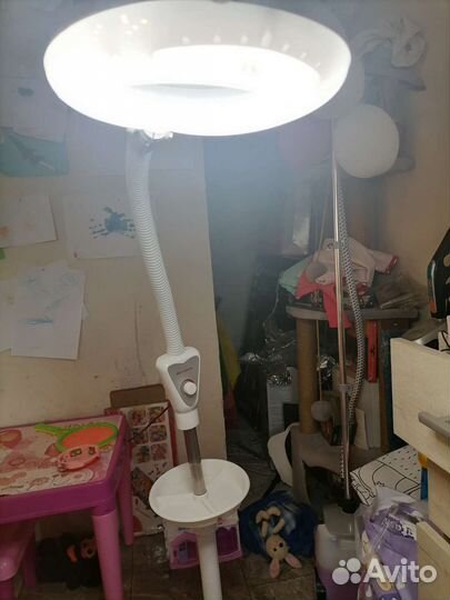 Лампа лупа напольная