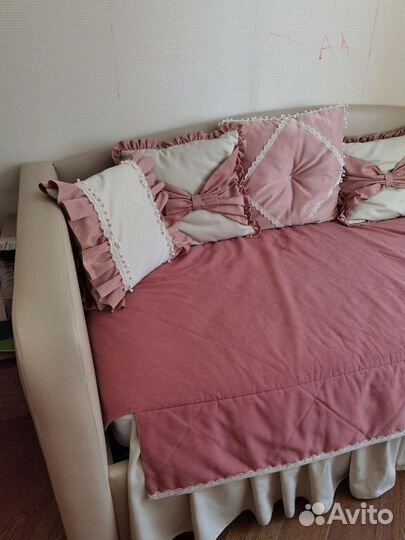 Покрывало и подушки