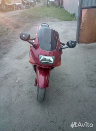 Kawassaki zzr400