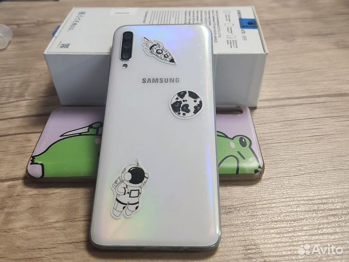 Samsung Galaxy A70, 6/128 ГБ