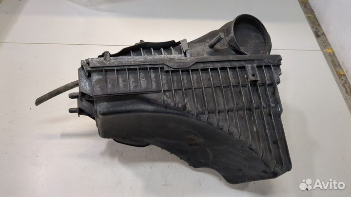 Корпус воздушного фильтра Volkswagen Touareg, 2005