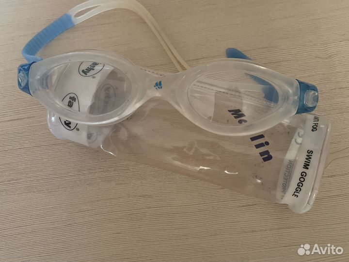 Очки для плавания