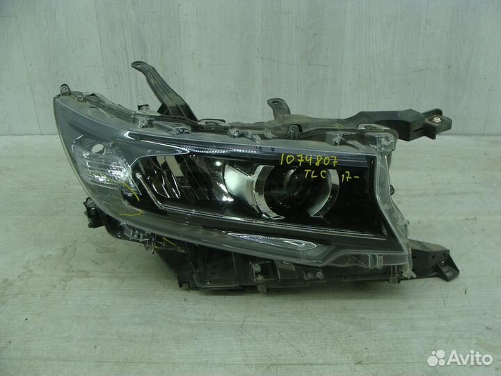 Фара правая Toyota Land Cruiser