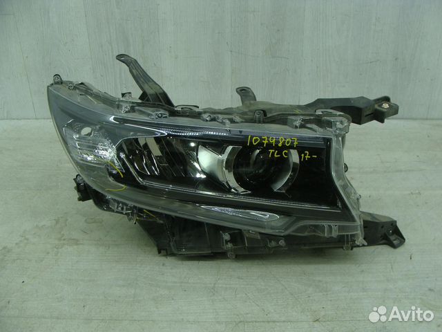 Фара правая Toyota Land Cruiser