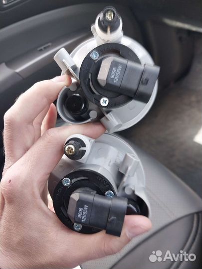 Продам противо туманный фары toyota prius