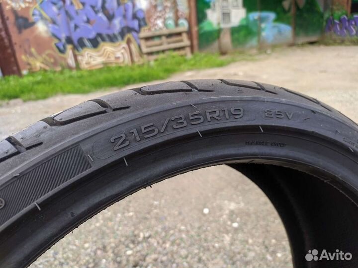 Triangle TR968 215/35 R19 85V