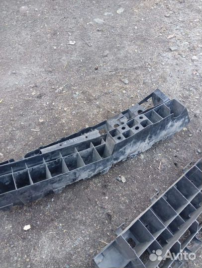 Усилитель бампера renault Logan synbol