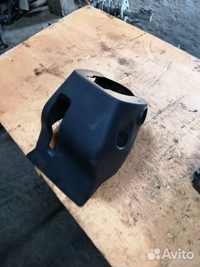 Кожух рулевой колонки Toyota Auris