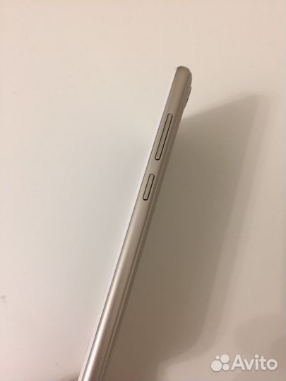 Телефон Honor 7s