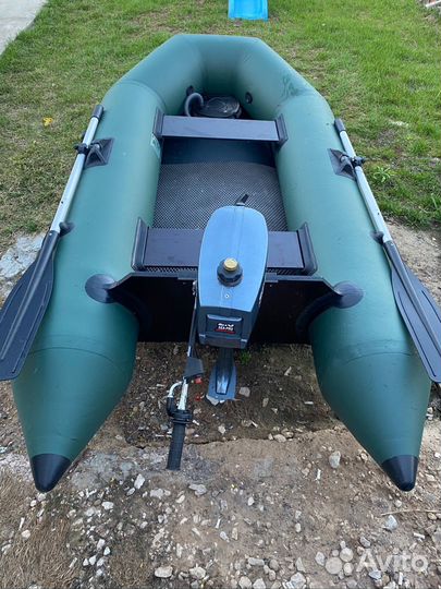 Лодка с мотором