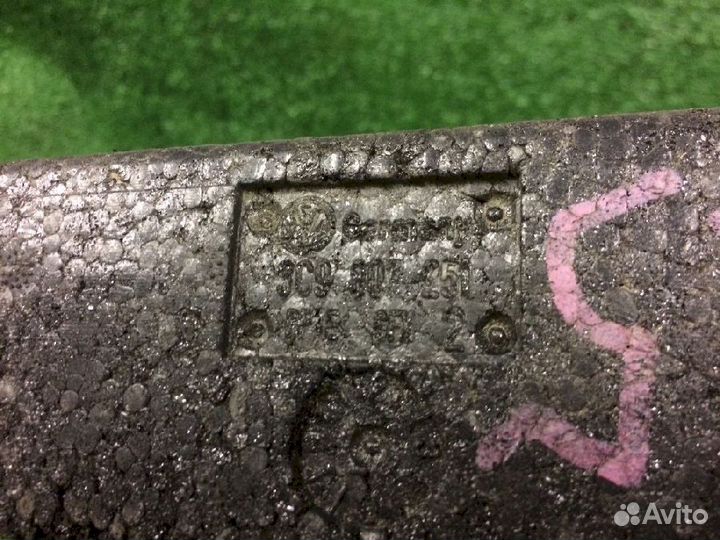 Абсорбер бампера задний Volkswagen Passat B6