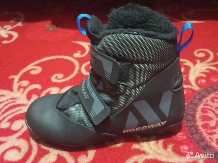 Лыжные ботинки