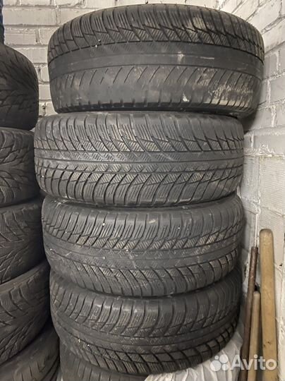 Bridgestone Blizzak LM-001 225/55 R17 97H