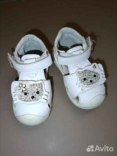 Сандалии для девочки