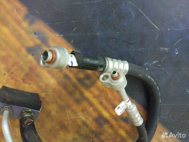 Шланг кондиционера Lincoln Navigator 5.4 2003