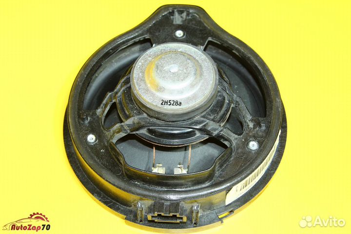 W204 C250 Динамик задней двери левый, правый