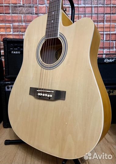 Гитара с чехлом