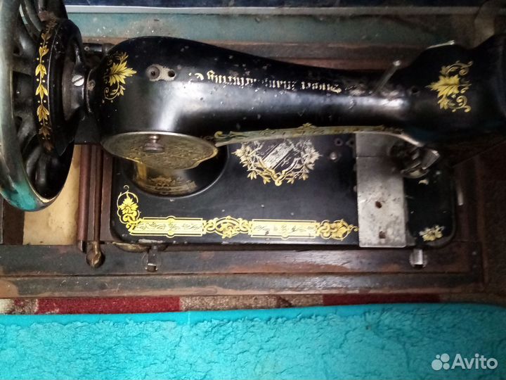 Швейная машина Singer