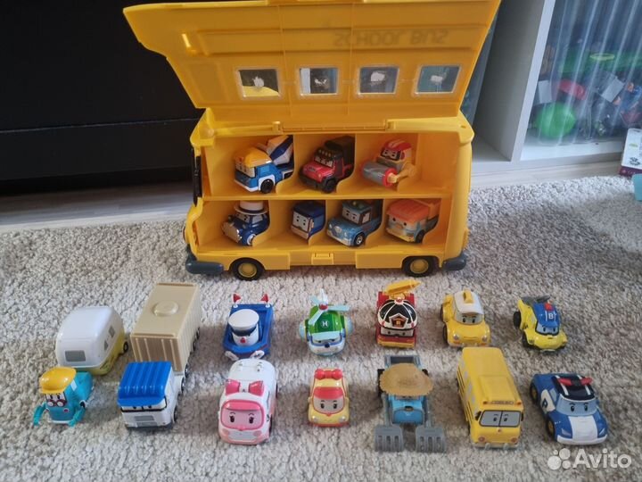 Машинки поли робокар, кейсы, трассы