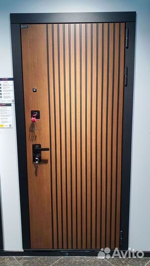 Дверь входная коричневая Италия Шторм